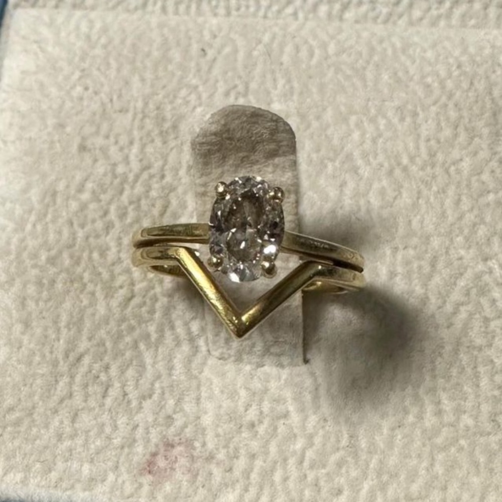 18k yellow gold .93 carat engagement and wedding band